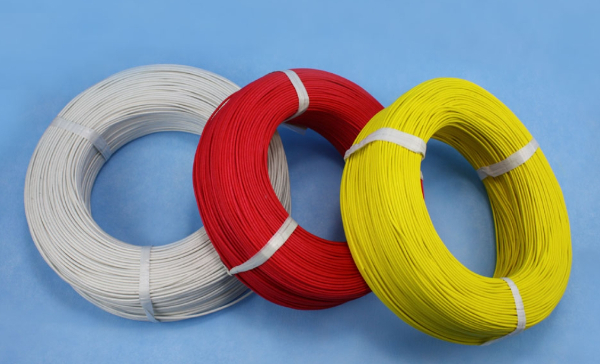 在高壓電力電纜周圍發(fā)生火情時需要如何保護(hù)呢.jpg 在高壓電力電纜周圍發(fā)生火情時需要如何保護(hù)呢.jpg